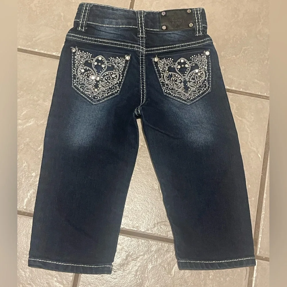 Rodeo Girl Embroidered Dark Wash Straight Adjustable Waist Capri‎ Jeans Size 6